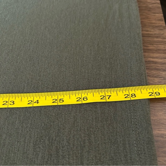 ❤️ NWT ORVIS Olive Green V-Neck Women’s Top XXL - Picture 8 of 11